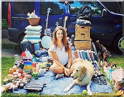 Discover how Marina remodeled her truck to travel with her dog